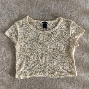 🔴NWOT lace crop top